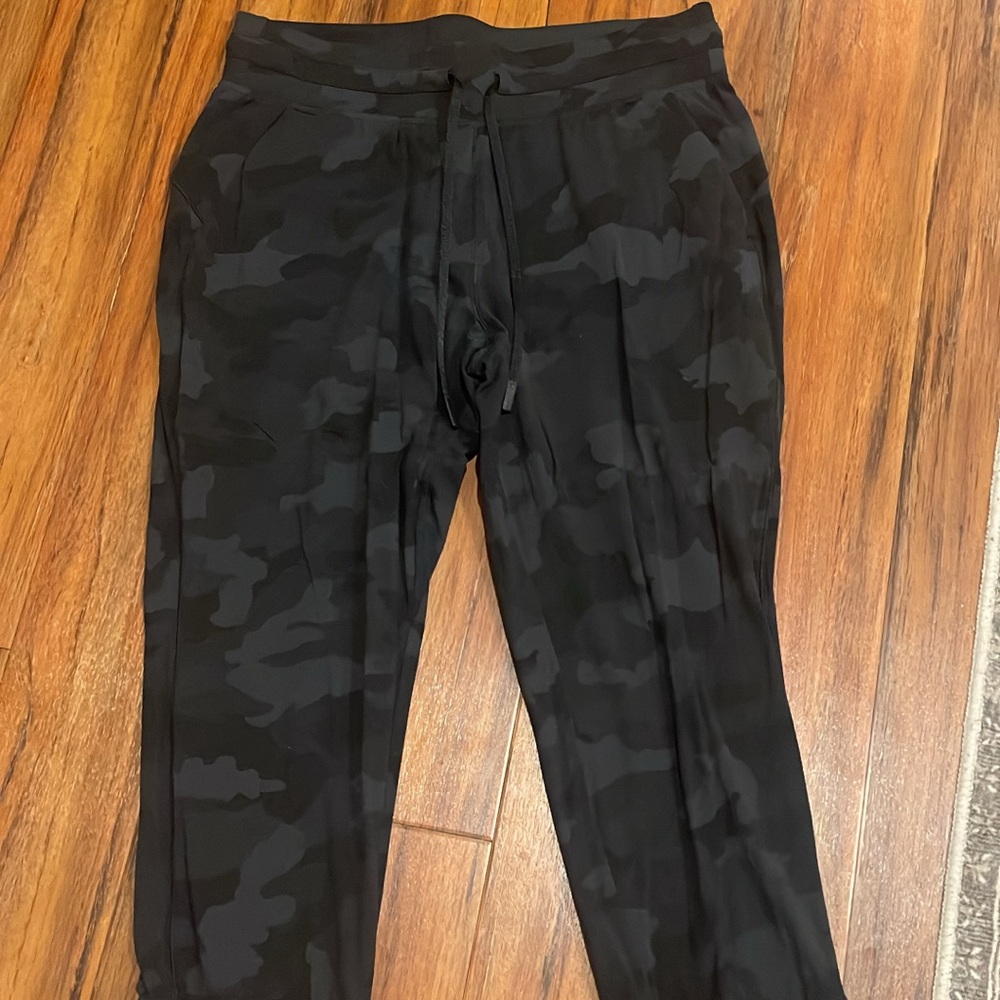 Women’s Lululemon Joggers